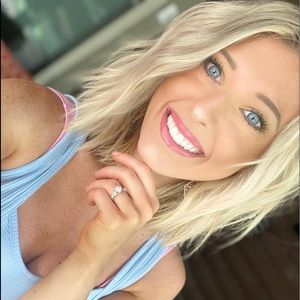 Meet your Posher, Sidnie